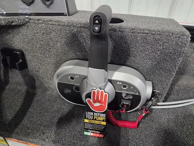 Slide: The Image of Lund 1650 Rebel XL SS 2026 - 17