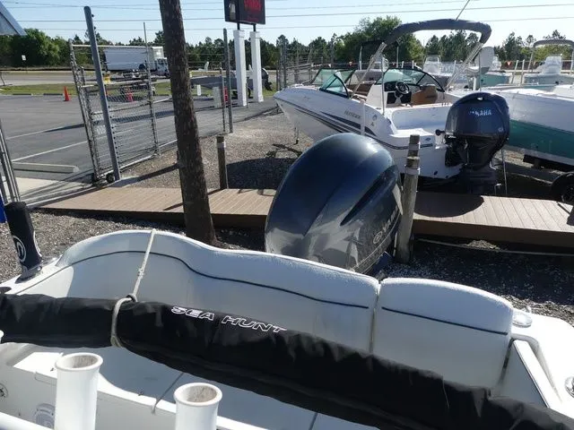 Slide: The Image of Sea Hunt Ultra 229 2021 - 17