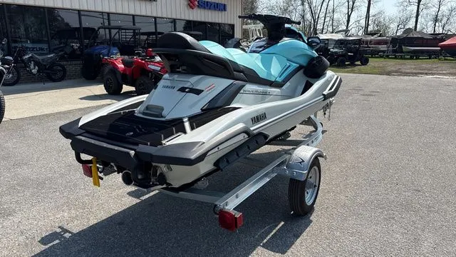 Slide: The Image of Yamaha FX Cruiser HO 2025 - 12