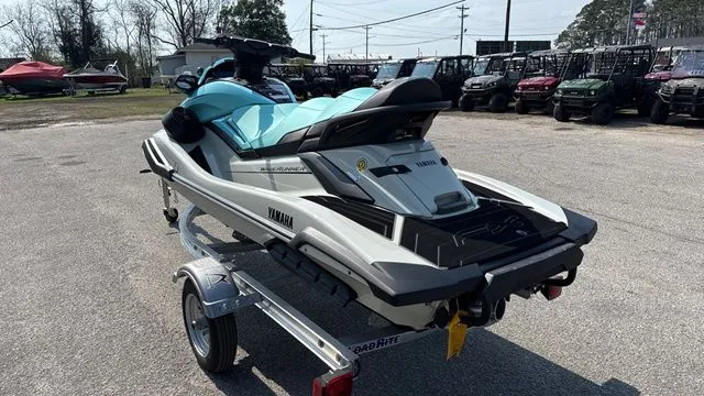 Slide: The Image of Yamaha FX Cruiser HO 2025 - 14