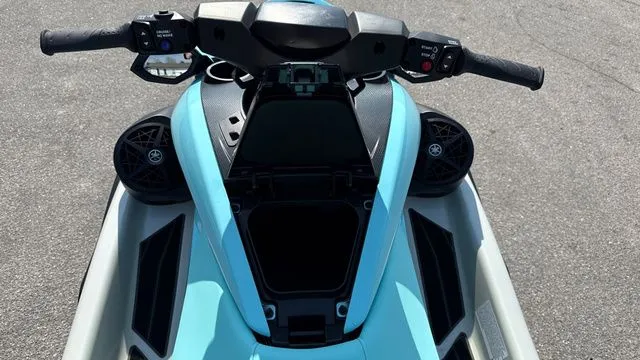 Slide: The Image of Yamaha FX Cruiser HO 2025 - 21