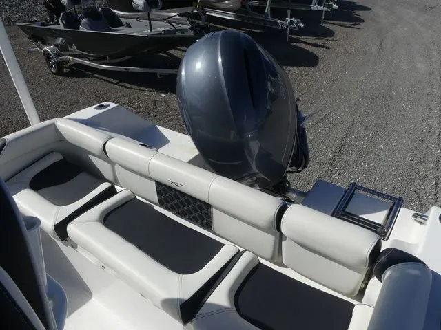 Slide: The Image of Tidewater 210 LXF 2023 - 17