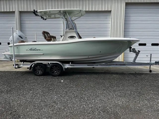 The Image of Pioneer 222 Islander 2026 - 1