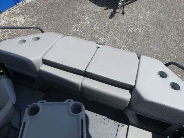 Slide: The Image of Sea-Doo Switch Sport 18 2022 - 11