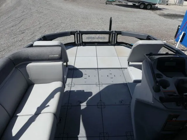 Slide: The Image of Sea-Doo Switch Sport 18 2022 - 13