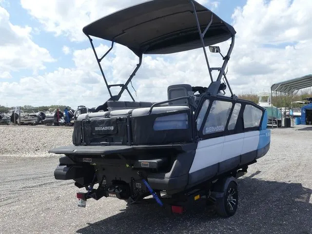 Slide: The Image of Sea-Doo Switch Sport 18 2022 - 4