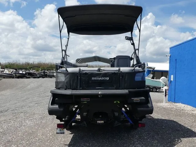 Slide: The Image of Sea-Doo Switch Sport 18 2022 - 5