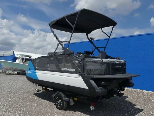 Slide: The Image of Sea-Doo Switch Sport 18 2022 - 6