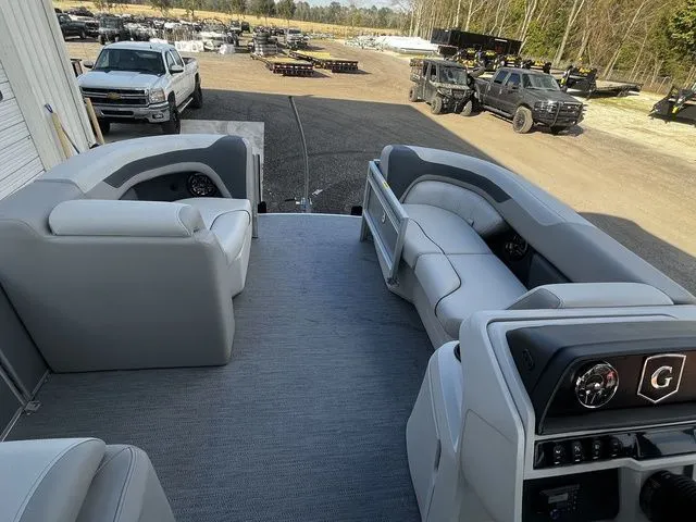 Slide: The Image of Godfrey SW 2286 Split Bench W/ Co-Captain Chair 2026 - 11