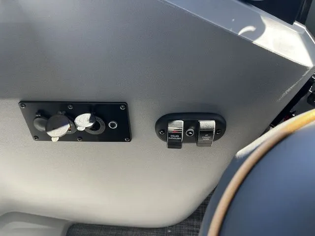 Slide: The Image of Godfrey SW 2286 Split Bench W/ Co-Captain Chair 2026 - 23