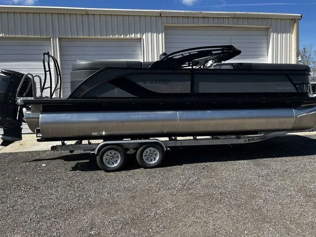 Slide: The Image of Godfrey SW 2286 Split Bench W/ Co-Captain Chair 2026 - 25