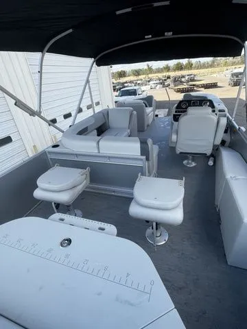 Slide: The Image of Godfrey SW 2286 Split Bench W/ Co-Captain Chair 2026 - 5