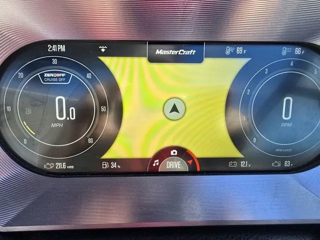 Slide: The Image of MasterCraft XT24 2022 - 12