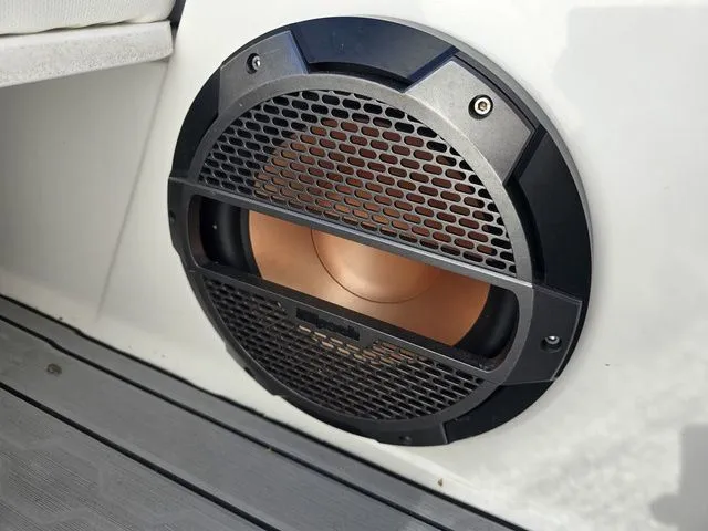 Slide: The Image of MasterCraft XT24 2022 - 14