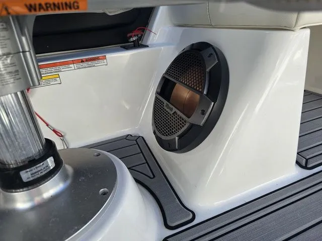 Slide: The Image of MasterCraft XT24 2022 - 19