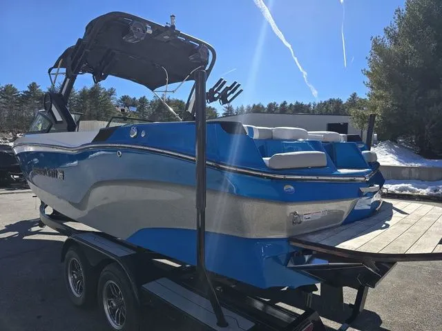 Slide: The Image of MasterCraft XT24 2022 - 2