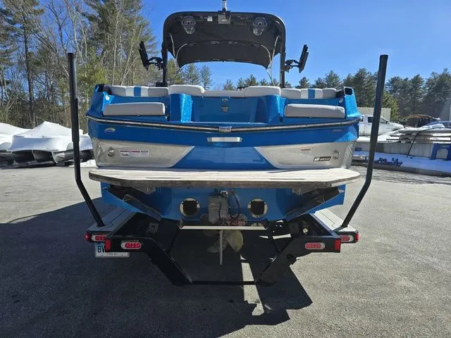 Slide: The Image of MasterCraft XT24 2022 - 4