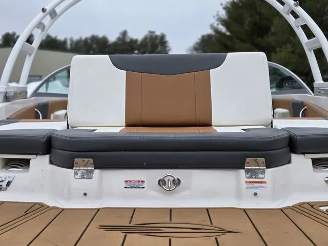 Slide: The Image of Chaparral 21 SSi 2023 - 17