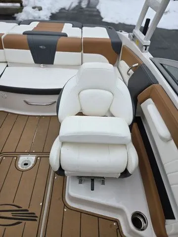 Slide: The Image of Chaparral 21 SSi 2023 - 24