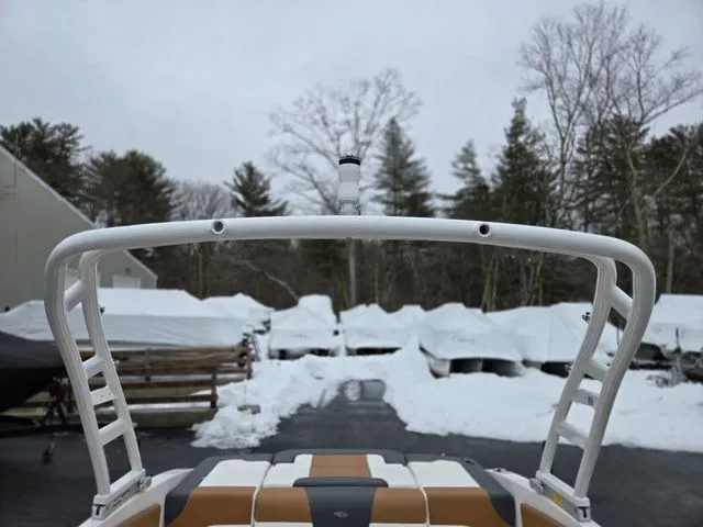 Slide: The Image of Chaparral 21 SSi 2023 - 32