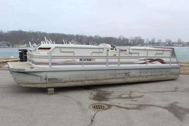 The Image of JC Mfg. Inc. DOLPHIN D24 2002 - 1