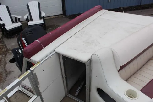 Slide: The Image of JC Mfg. Inc. DOLPHIN D24 2002 - 10