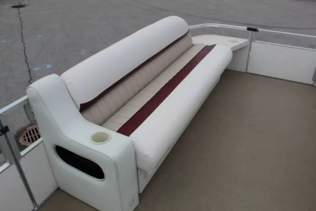 Slide: The Image of JC Mfg. Inc. DOLPHIN D24 2002 - 11