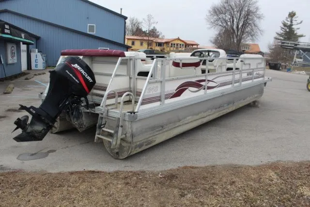 Slide: The Image of JC Mfg. Inc. DOLPHIN D24 2002 - 4