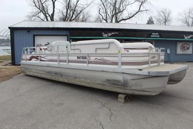 Slide: The Image of JC Mfg. Inc. DOLPHIN D24 2002 - 5