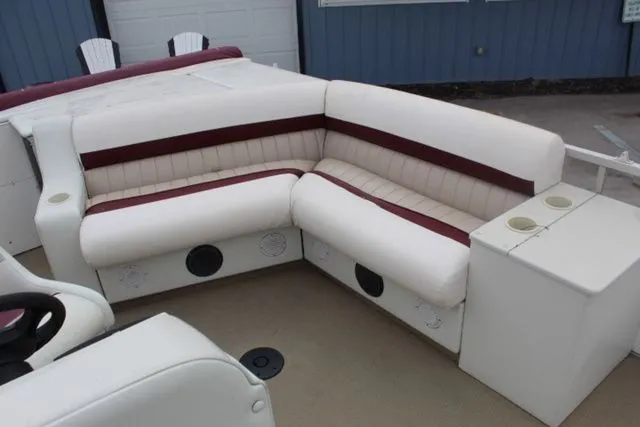 Slide: The Image of JC Mfg. Inc. DOLPHIN D24 2002 - 9