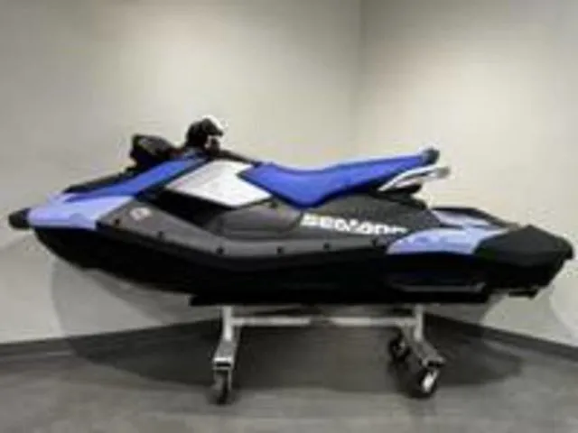 Slide: The Image of Sea-Doo Spark for 3 2026 - 8