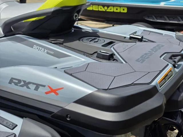 Slide: The Image of Sea-Doo RXT-X 2026 - 11