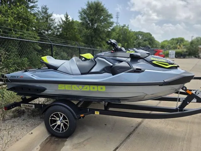 Slide: The Image of Sea-Doo RXT-X 2026 - 3
