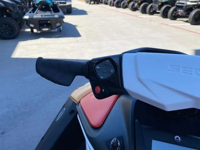 Slide: The Image of Sea-Doo Spark 2026 - 16