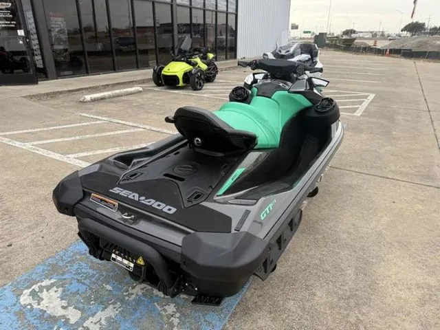 Slide: The Image of Sea-Doo GTI SE 170 2026 - 12