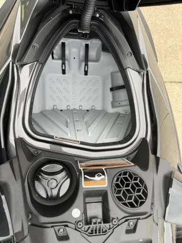 Slide: The Image of Sea-Doo GTI SE 170 2026 - 21