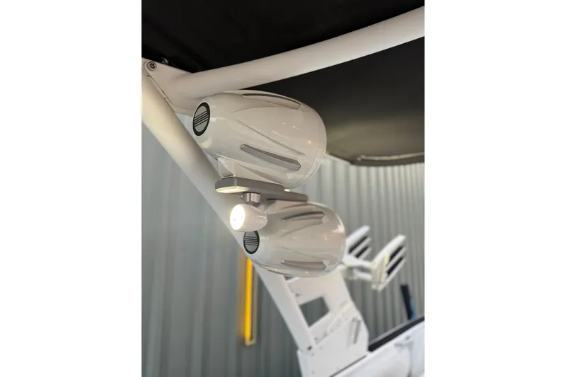 Slide: The Image of 2017 Malibu Wakesetter 25 LSV boat speakers and light on tower. - 18