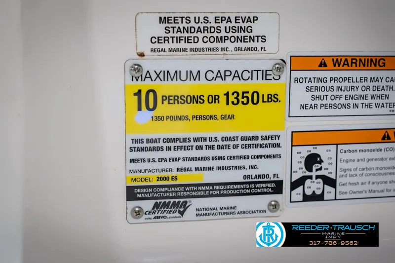 Slide: The Image of Capacity label for Regal 2000 ESX Bowrider, 2015 model, max 10 persons or 1350 lbs. - 60
