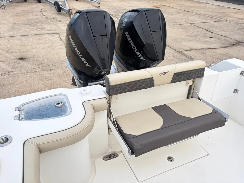 Slide: The Image of Tidewater 292 Adventure 2021 - 10