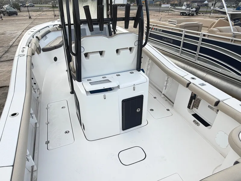 Slide: The Image of Tidewater 292 Adventure 2021 - 11