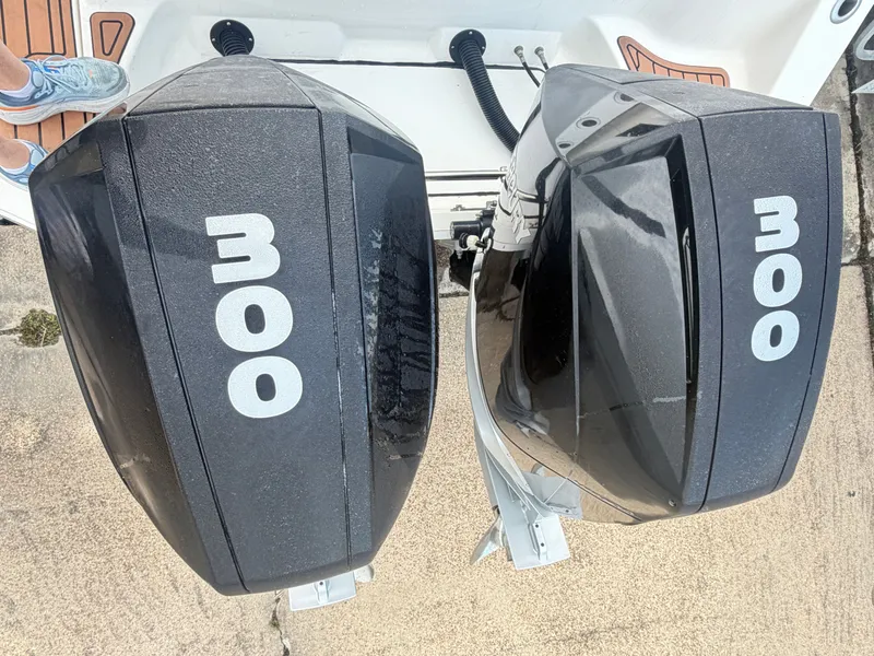 Slide: The Image of Tidewater 292 Adventure 2021 - 8