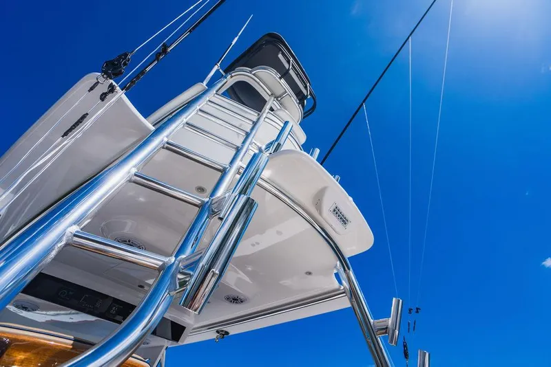 Slide: The Image of 2023 Valhalla Boatworks V-46 tower against a clear blue sky. - 40