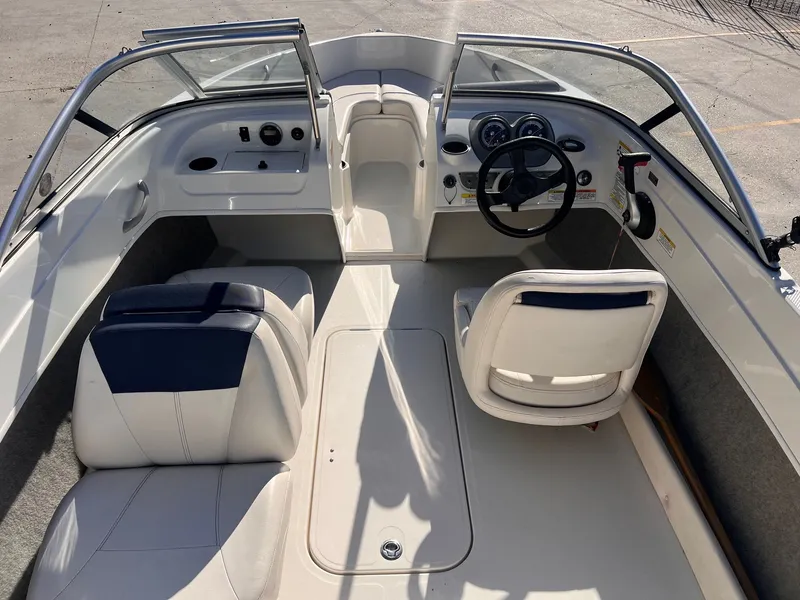 Slide: The Image of Bayliner 175 Bowrider 2014 - 9