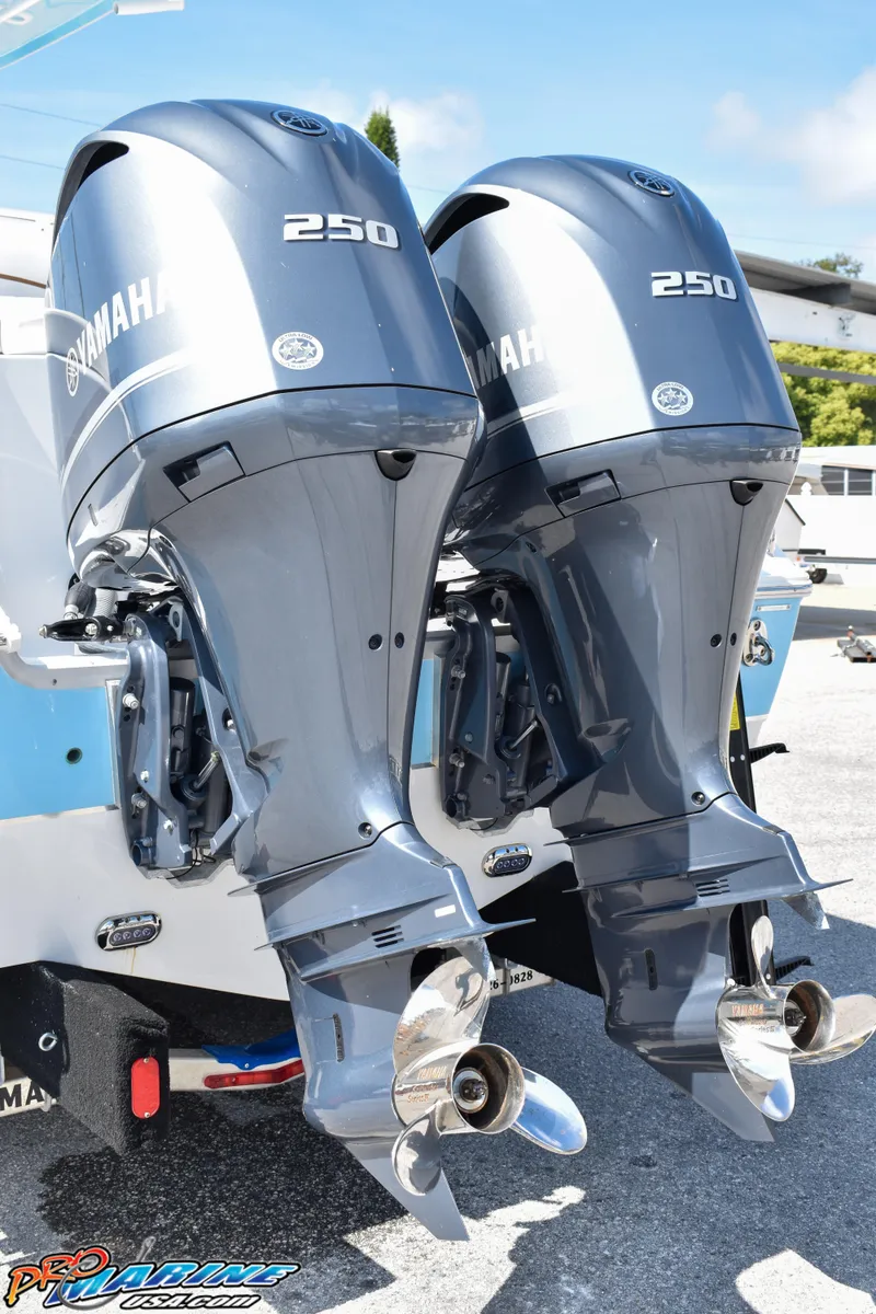 Slide: The Image of Two Yamaha 250 outboard motors on a Sea Hunt Ultra 275 SE boat. - 10