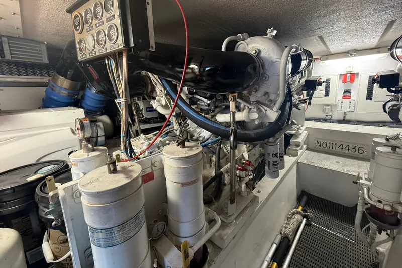 Slide: The Image of Hatteras 55 Convertible 2002 - 77