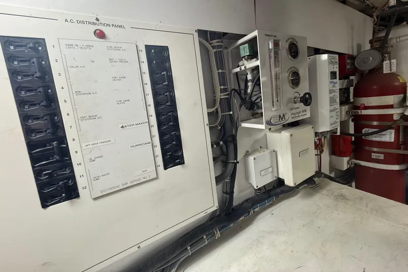 Slide: The Image of Hatteras 55 Convertible 2002 - 83