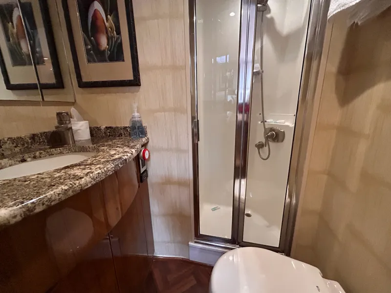 Slide: The Image of Luxurious bathroom in a 2014 Viking ENC FB model. - 34