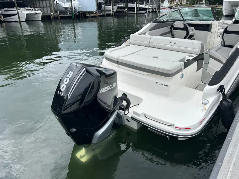 Slide: The Image of Sea Ray SLX 260 Outboard 2026 - 10