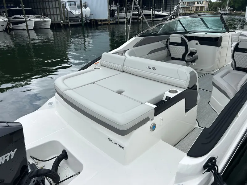 Slide: The Image of Sea Ray SLX 260 Outboard 2026 - 11