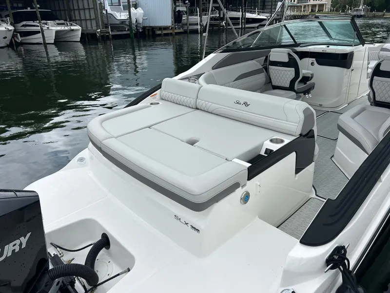 Slide: The Image of Sea Ray SLX 260 Outboard 2026 - 12